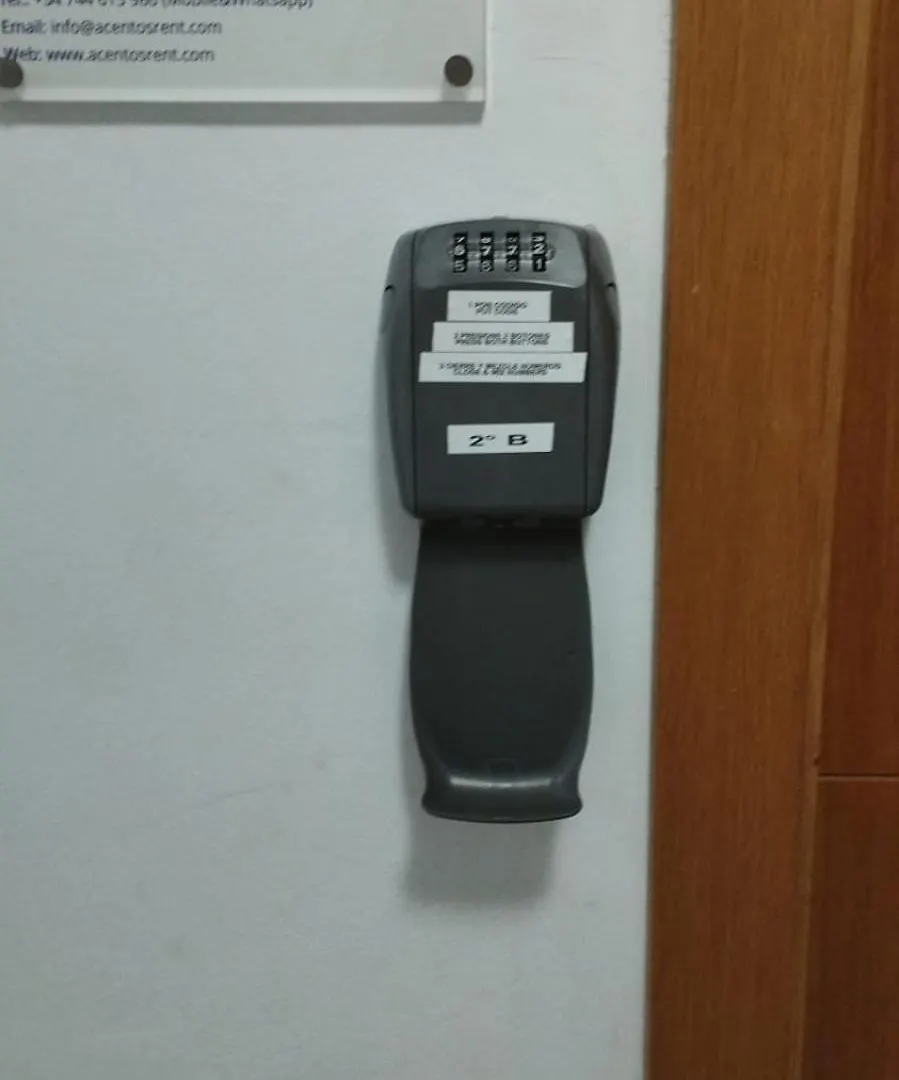 Barcelo 30, Terrace, Center, Garage On Request, Quite Neighborhood, Ba Apartment Malaga 0*,