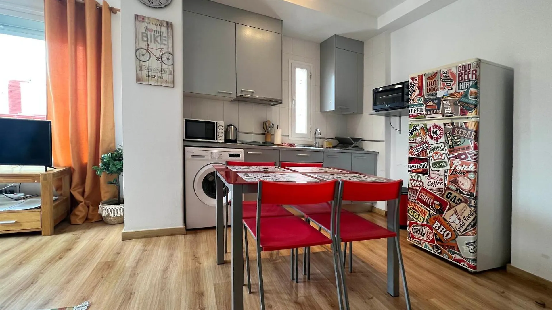 Barcelo 30, Terrace, Center, Garage On Request, Quite Neighborhood, Ba Apartment Malaga