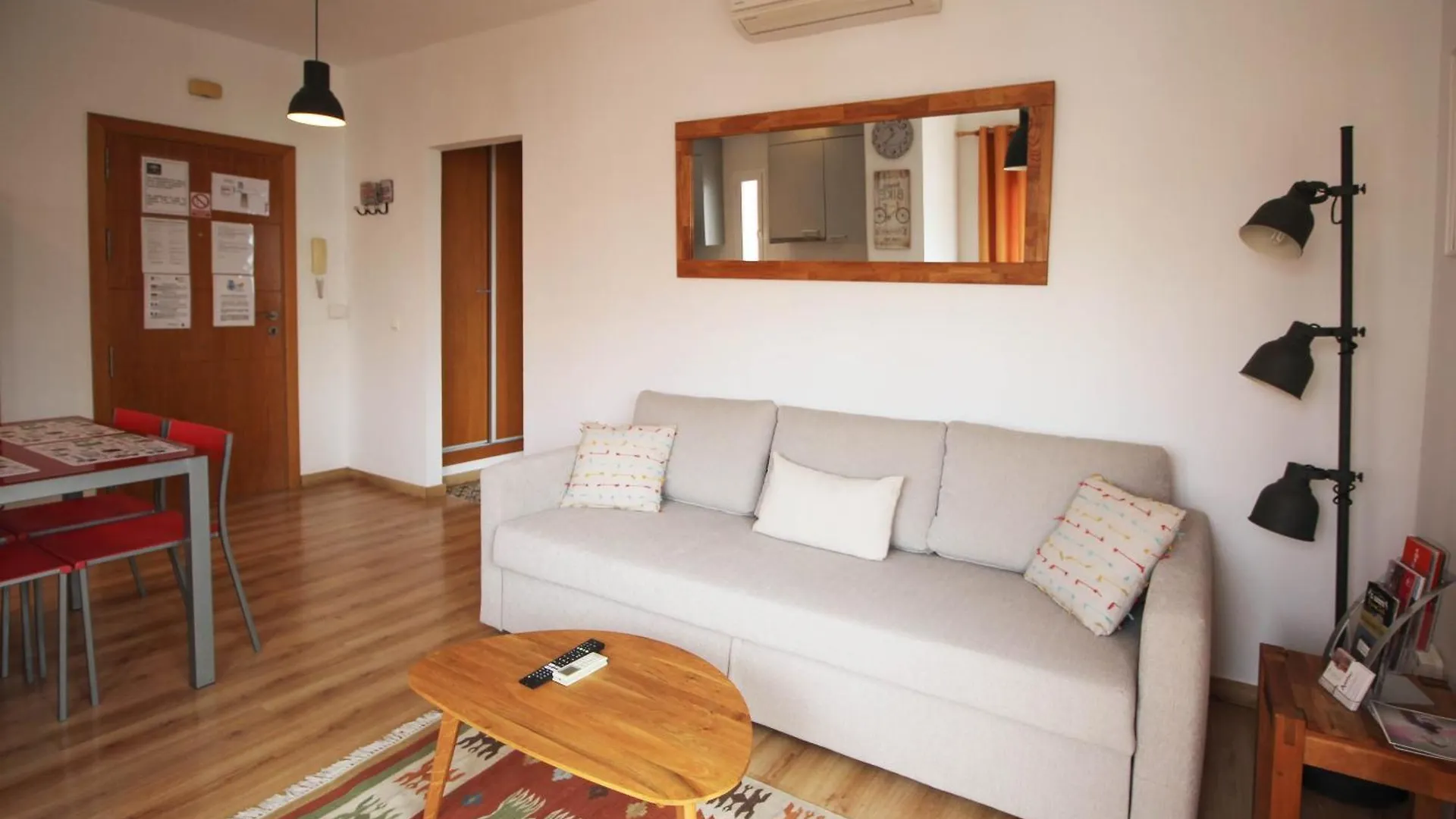 Barcelo 30, Terrace, Center, Garage On Request, Quite Neighborhood, Ba Apartment Malaga