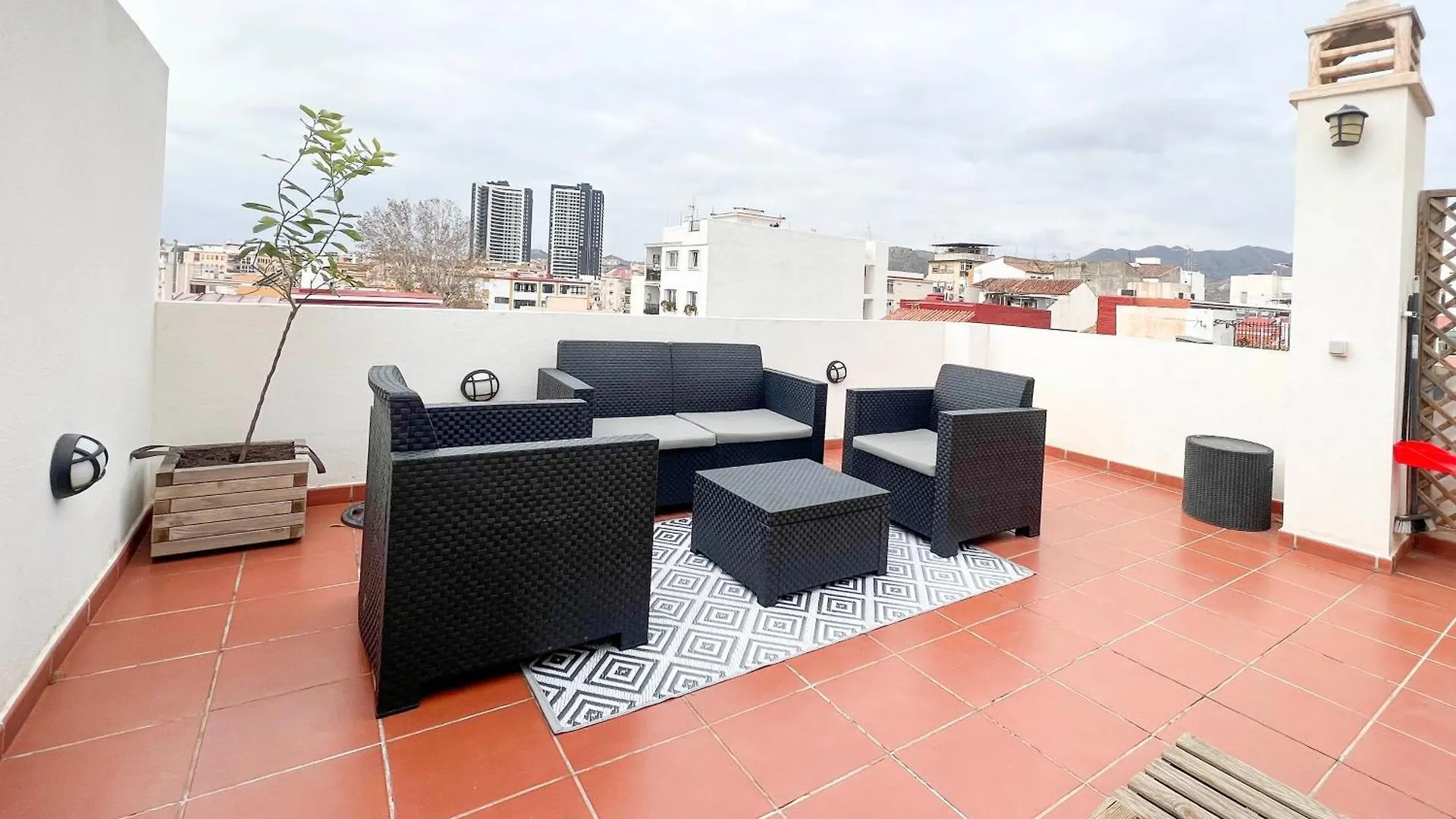 Barcelo 30, Terrace, Center, Garage On Request, Quite Neighborhood, Ba Apartment Malaga