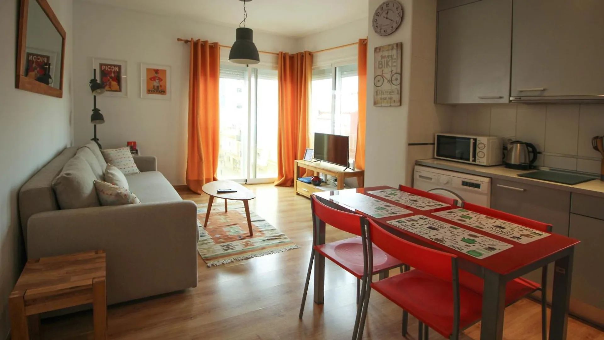 Barcelo 30, Terrace, Center, Garage On Request, Quite Neighborhood, Ba Apartment Malaga