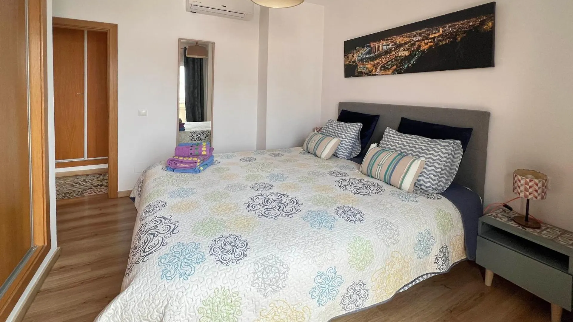 Barcelo 30, Terrace, Center, Garage On Request, Quite Neighborhood, Ba Apartment Malaga Spain