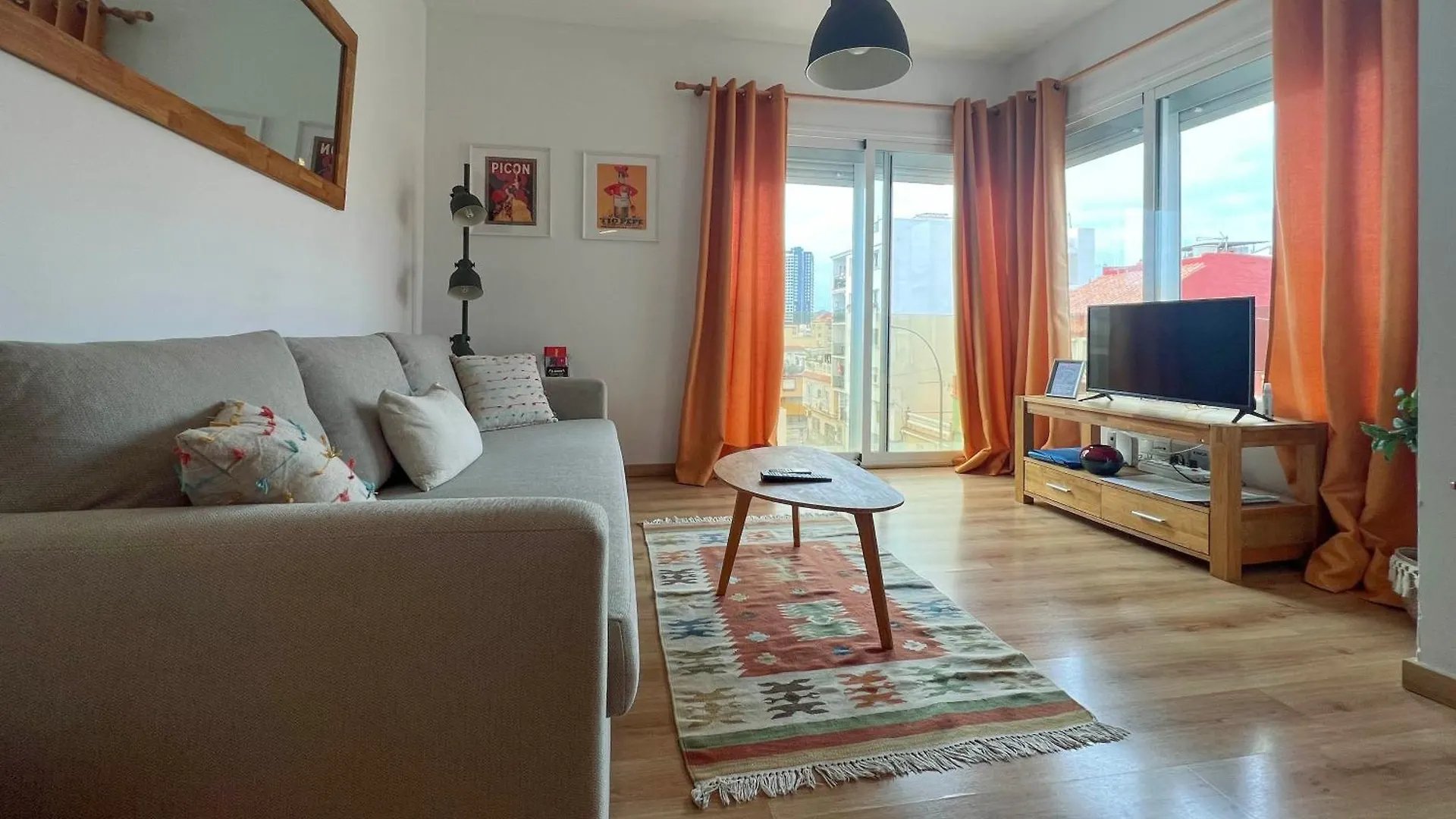 Barcelo 30, Terrace, Center, Garage On Request, Quite Neighborhood, Ba Apartment Malaga